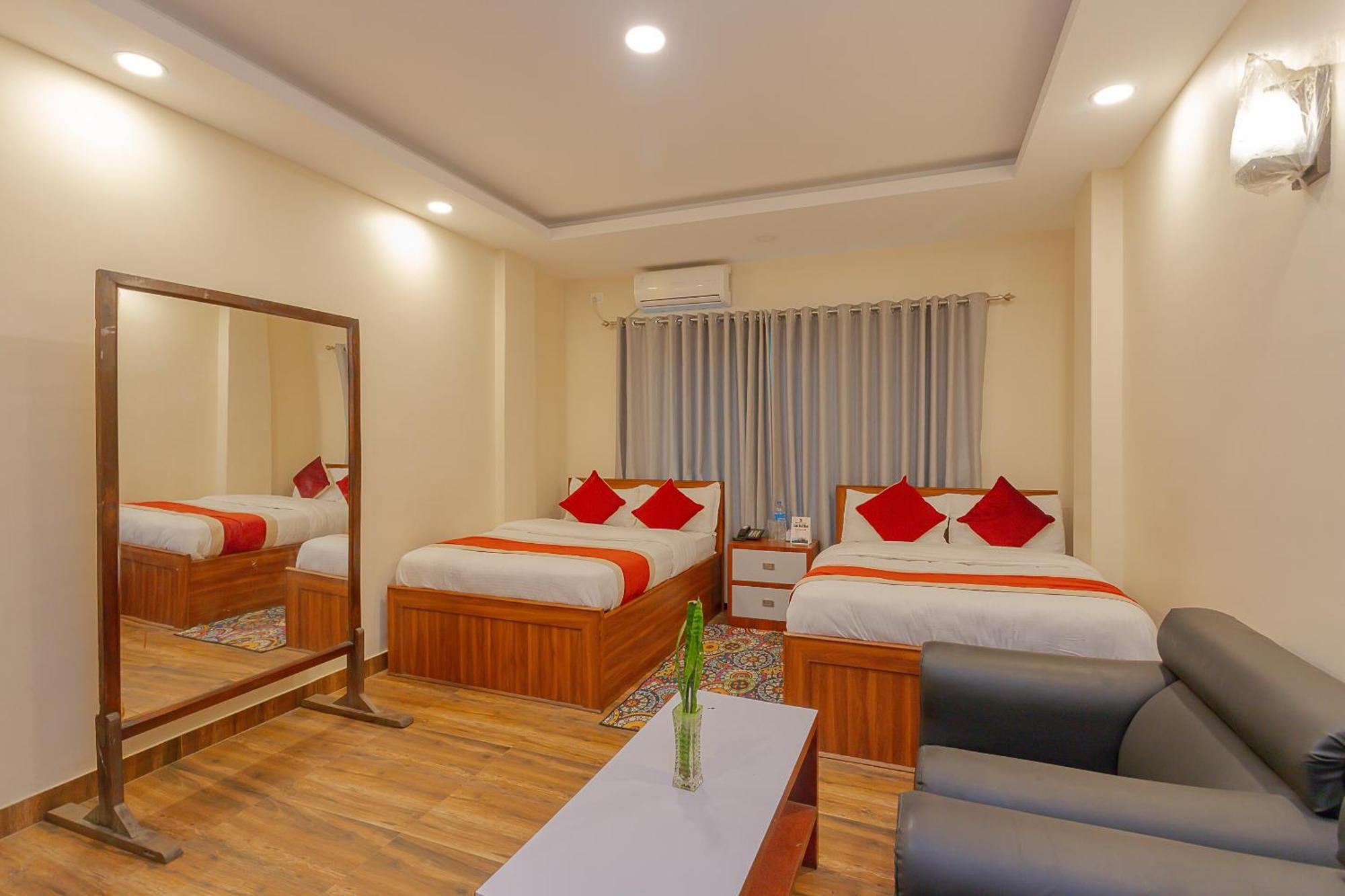 Oyo 799 Hotel Tik Tok Pvt Ltd. Kathmandu Exterior foto